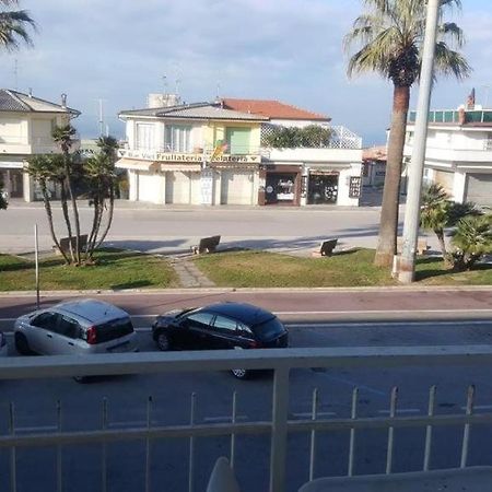 Appartement Monolocale Lungomare Viareggio Extérieur photo